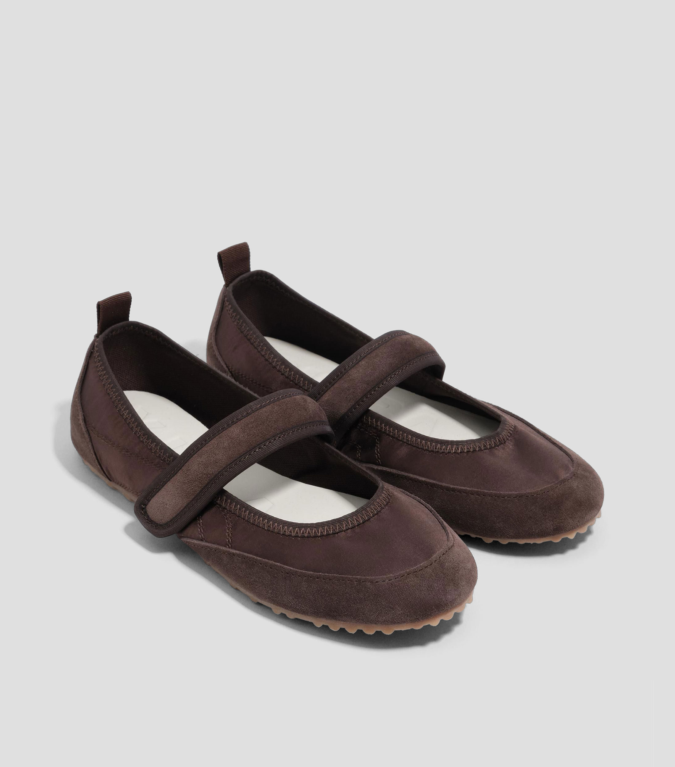Flats deportiva velcro chocolate Mujer
